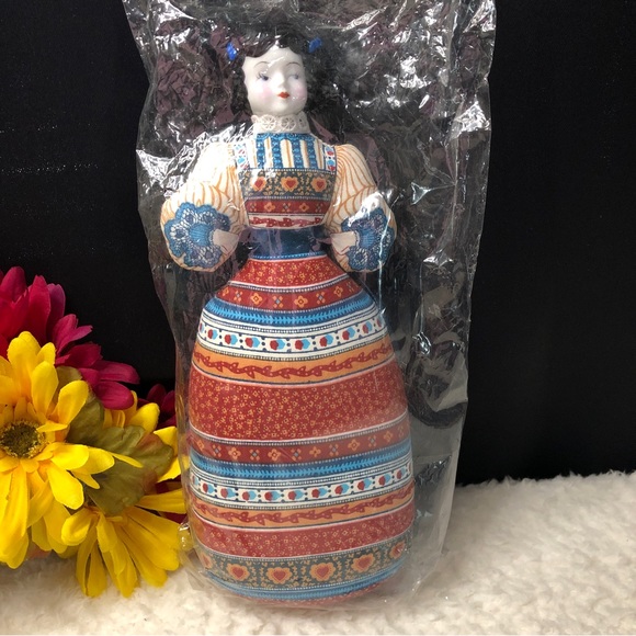 Vintage Avon American Heirloom Collection Porcelain Head Doll Mint Condition - Picture 1 of 8